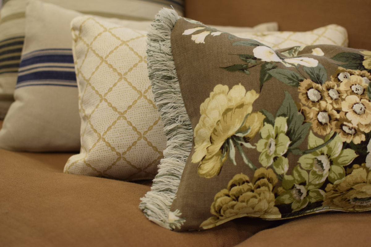 Lumbar Cushion in Trellis