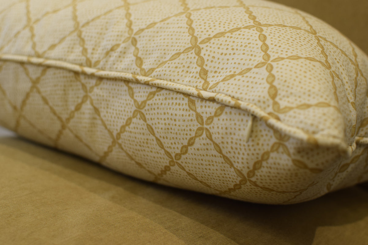 Lumbar Cushion in Trellis